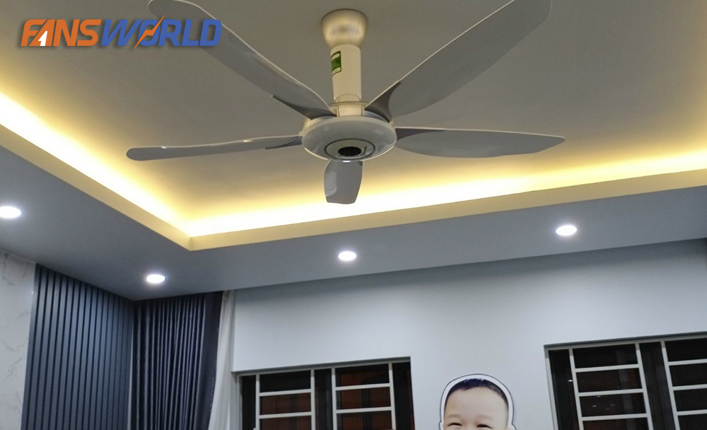 Quạt trần Panasonic 5 cánh F 60WWK