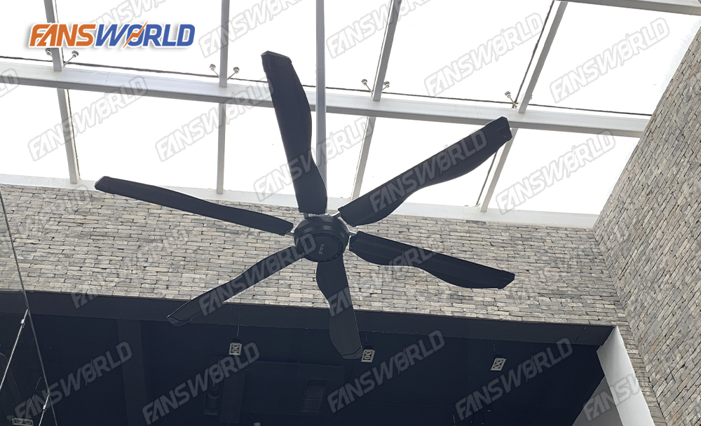 Chọn quạt cho quán cafe trần cao: Quạt trần HVLS