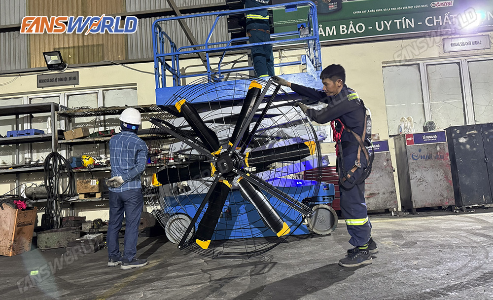 Fansworld tiến hành lắp đặt quạt công nghiệp cho khách hàng